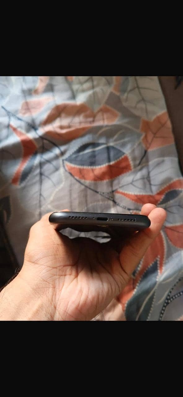 Apple iPhone 11 5