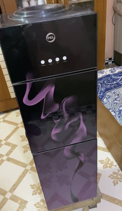 Dispenser and mini fridge