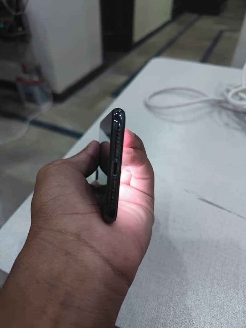 Apple iPhone X 3