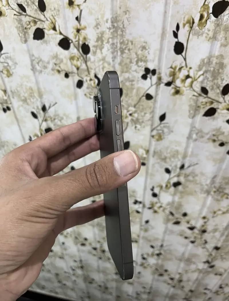 Apple iPhone 13 Pro Max 3