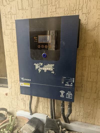 Inverex 2.5 kw Hybrid inverter in Excellent working Condition 10/10