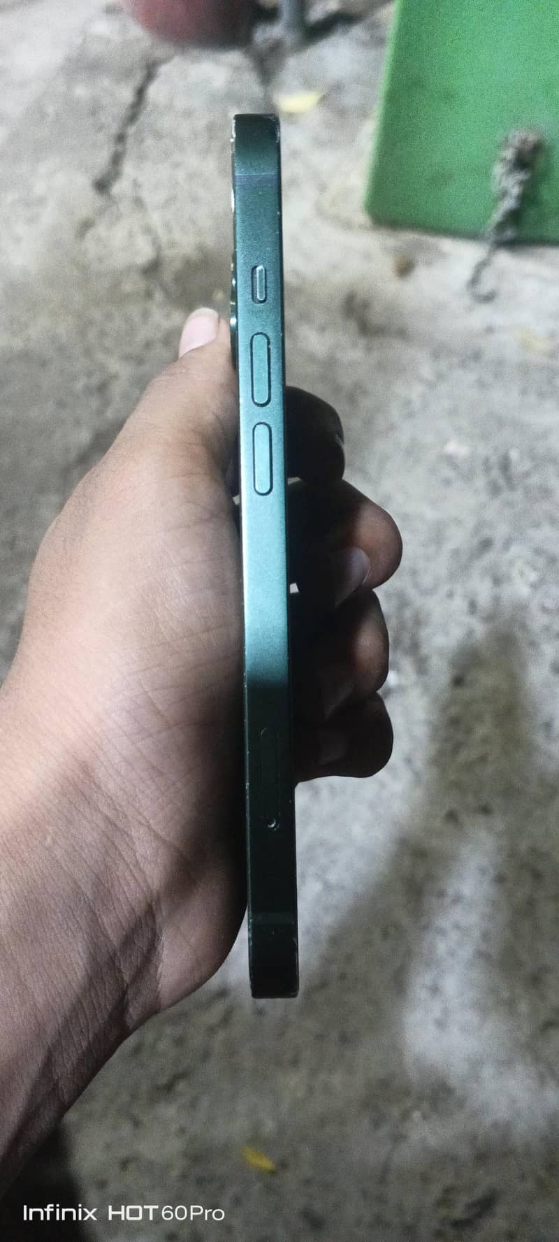Apple iPhone 13 1