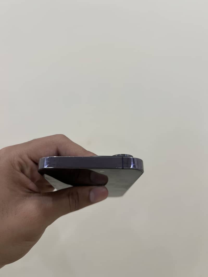 Apple iPhone 14 Pro 2