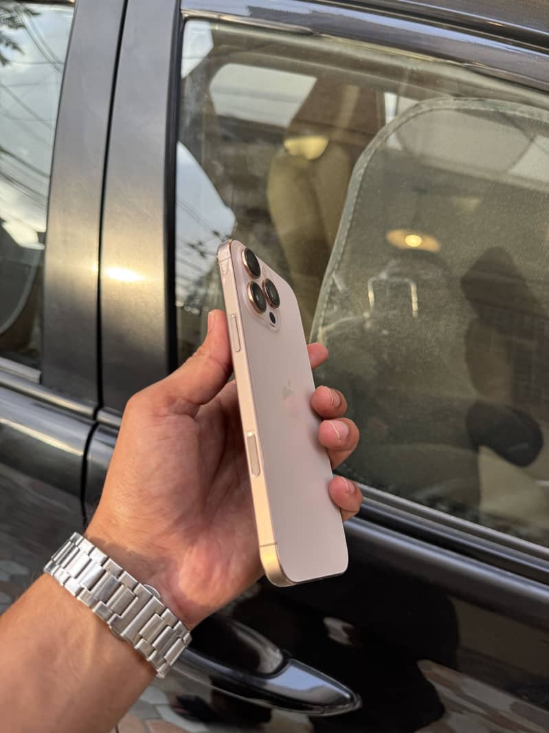 Apple iPhone 16 Pro Max 2
