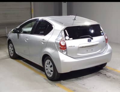 Toyota Aqua 2012