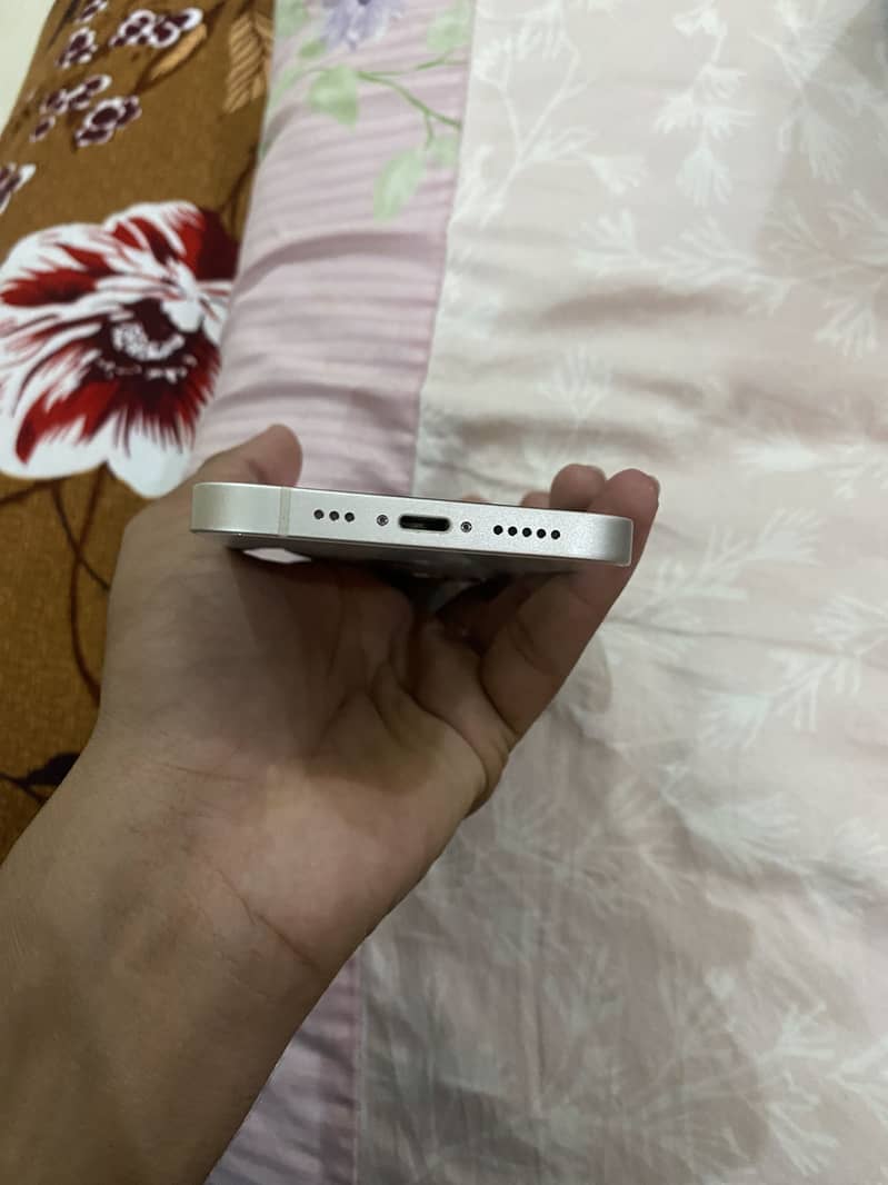 iPhone 13 3