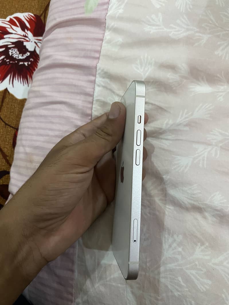 iPhone 13 6