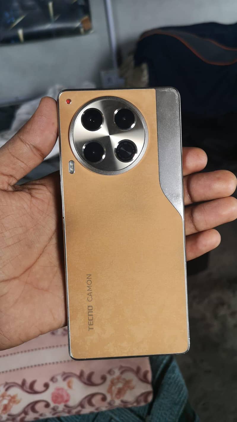 Tecno CAMON 30 1