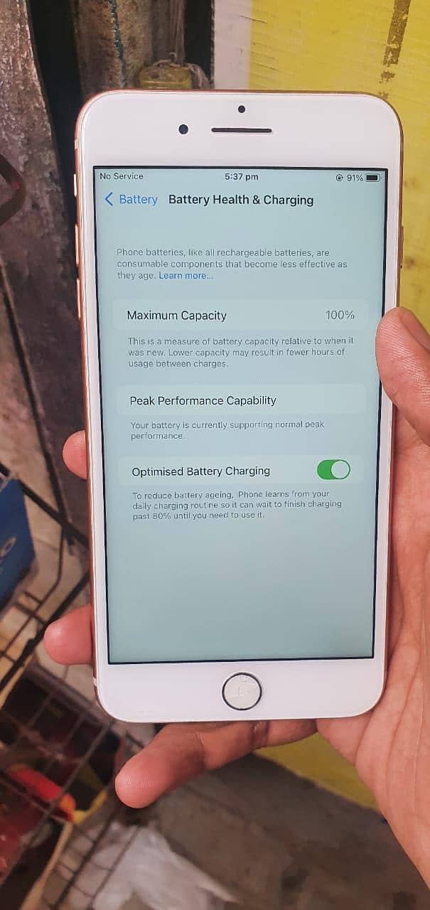 Apple iPhone 8 Plus 4