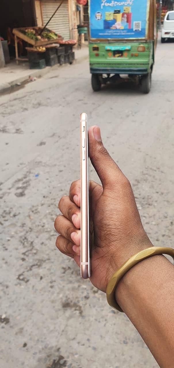 Apple iPhone 8 Plus 8