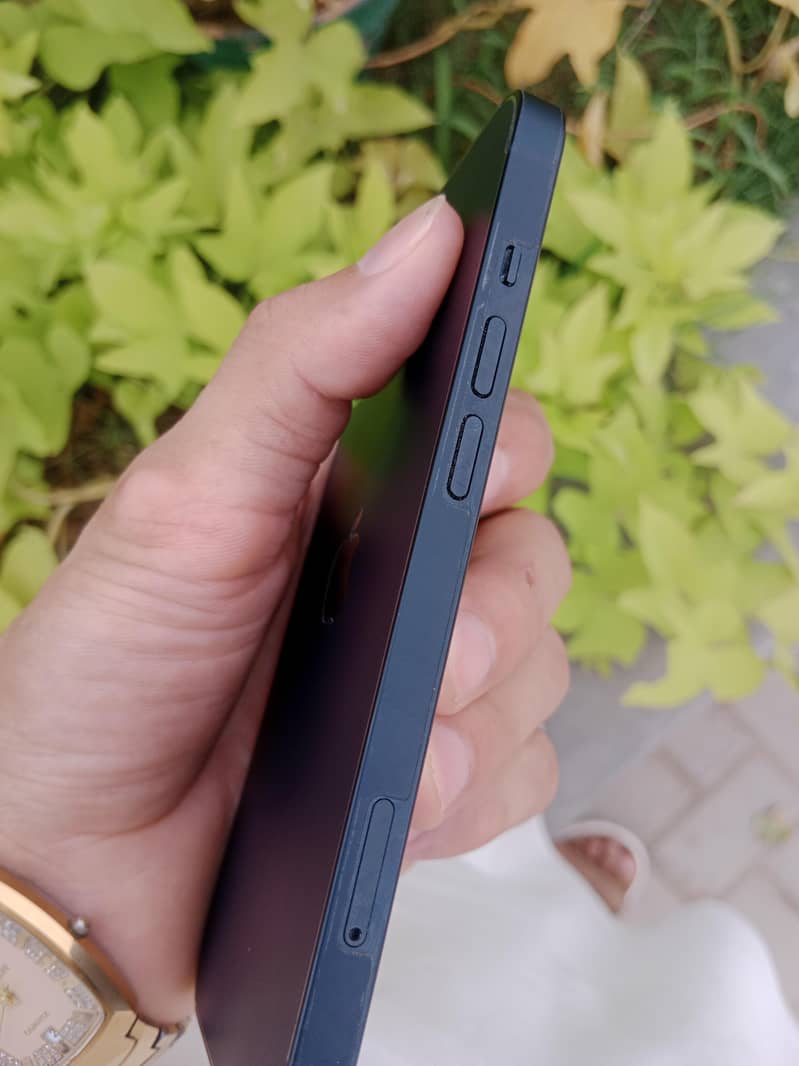 Apple iPhone 13 3
