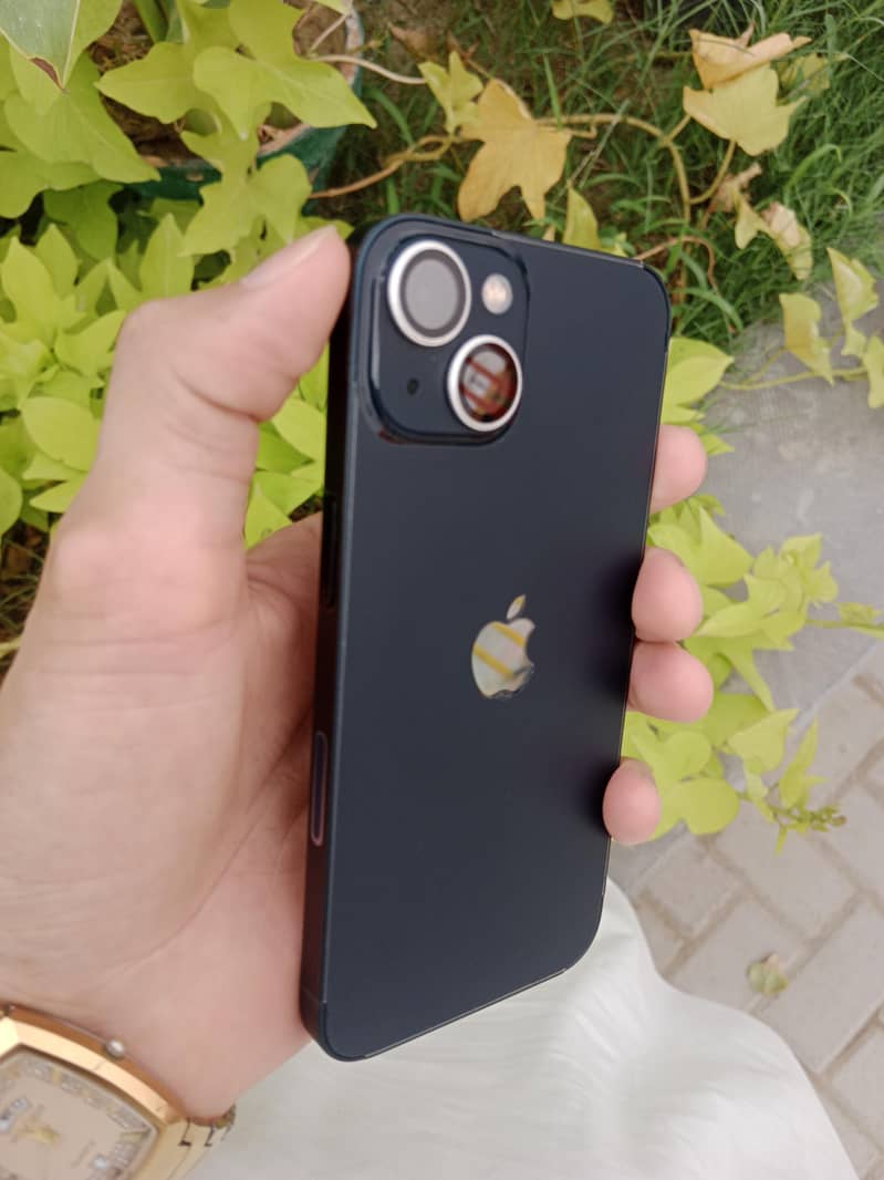 Apple iPhone 13 5