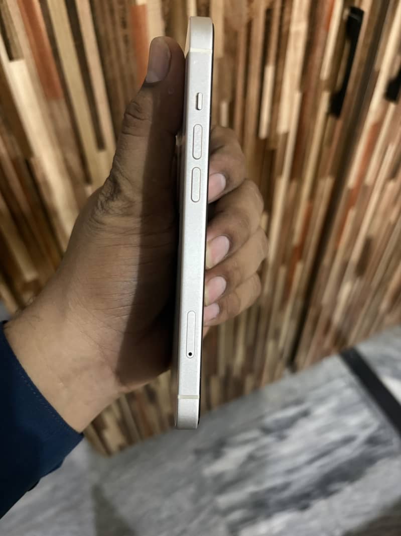 Apple iPhone 13 3
