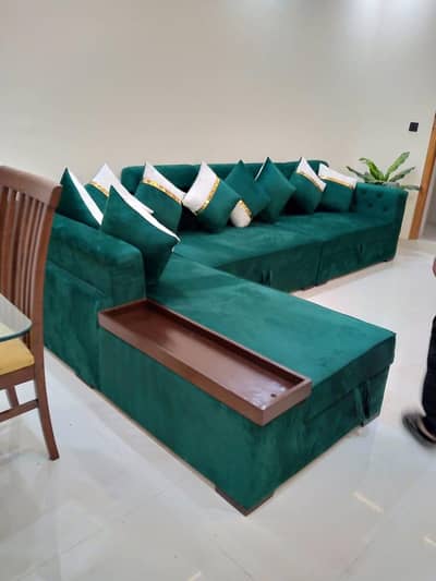 New sofa Tayar keya jata hai or porane bi new key jate hai