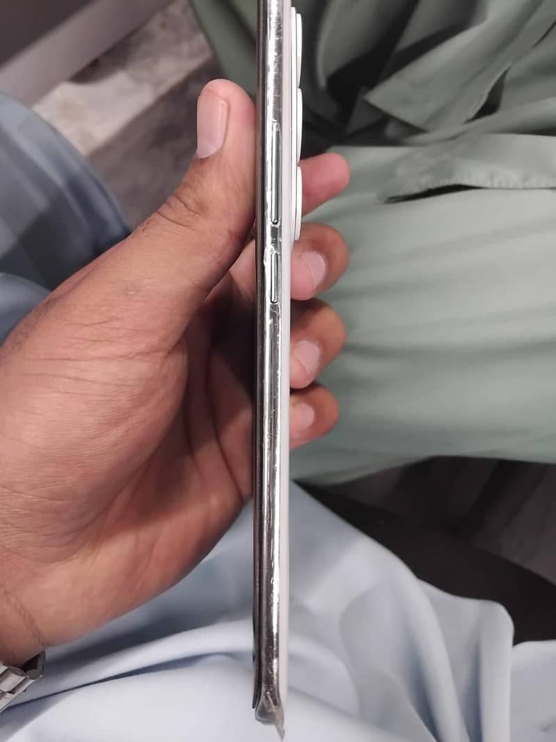 Tecno spark 40 pro plus 4