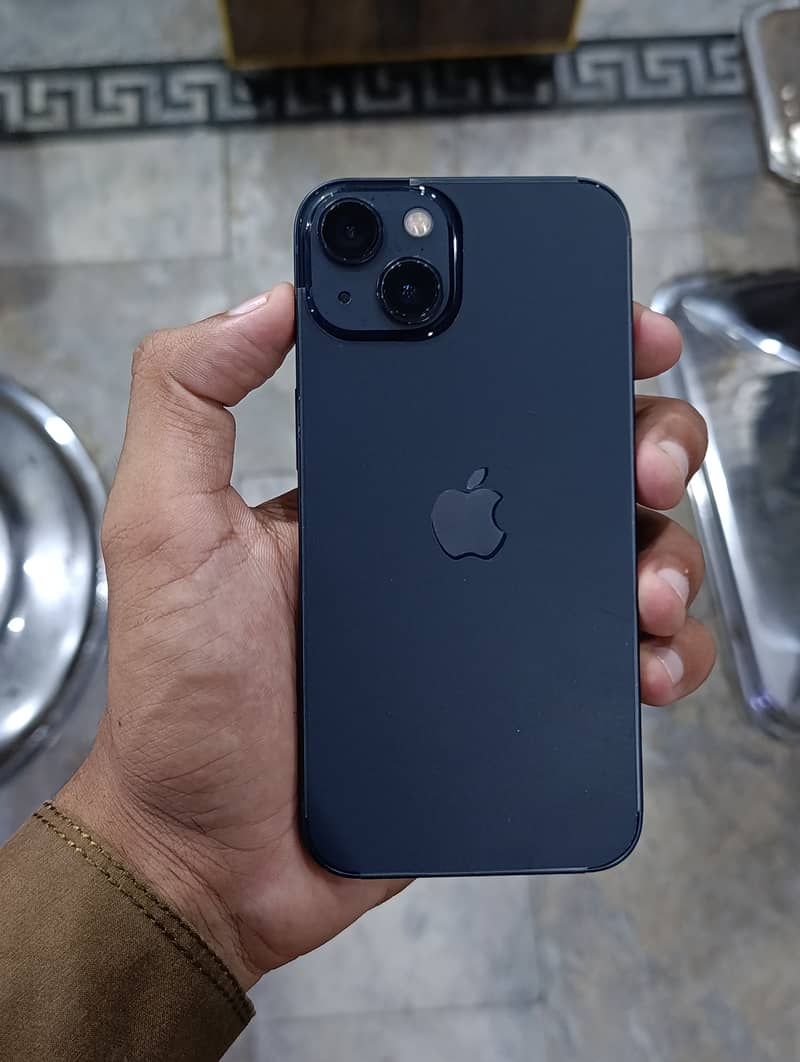 Apple iPhone 13 1