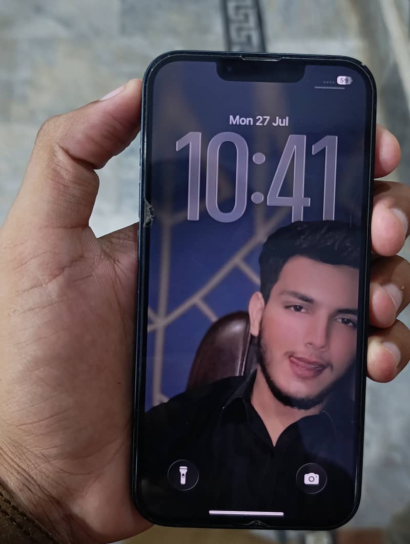 Apple iPhone 13 4