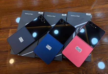 Samsung Mobile Z Flip 7 12/256GB Box Pack