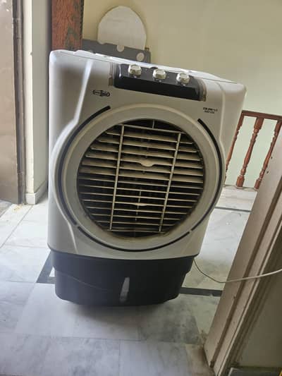 Super Asian Air Cooler With 6 Ice Bottles  Excellent Condition