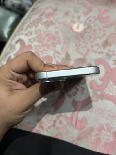 Apple iPhone 15