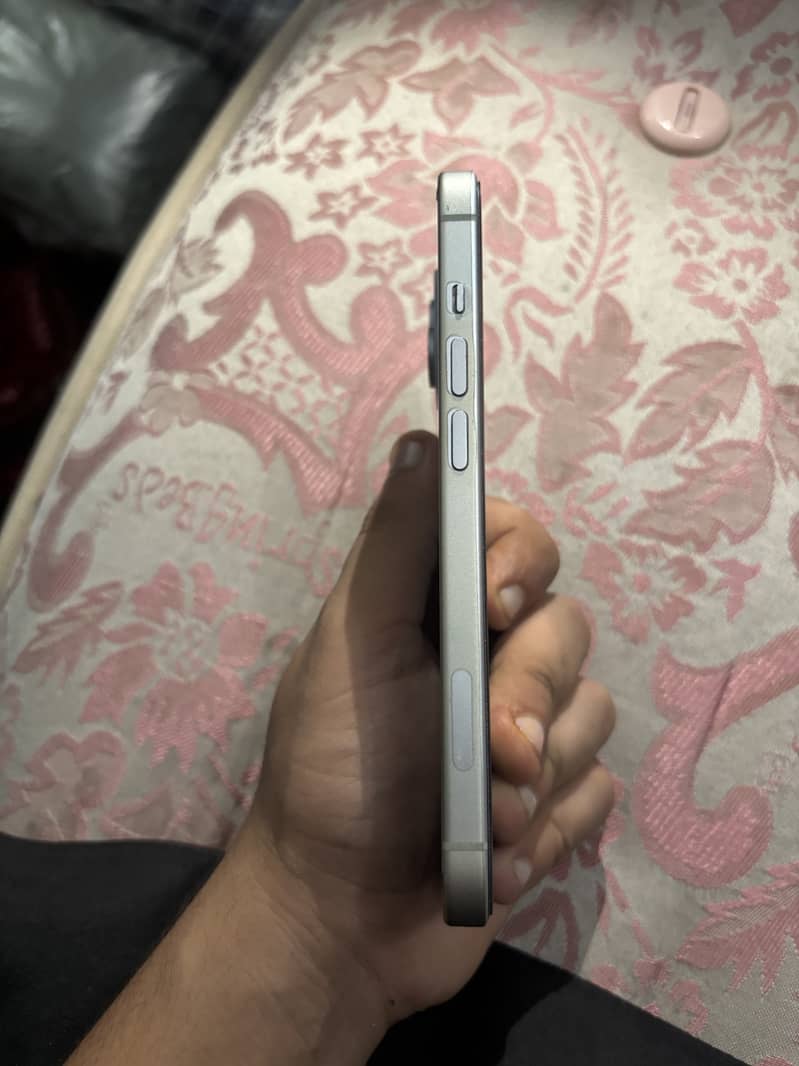 Apple iPhone 15 1