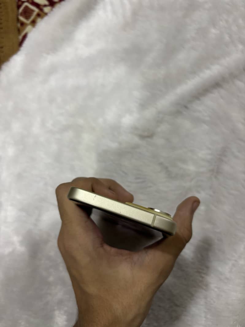 Apple iPhone 15 2