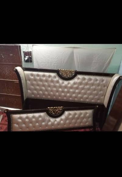 urgent sale bed set without matters