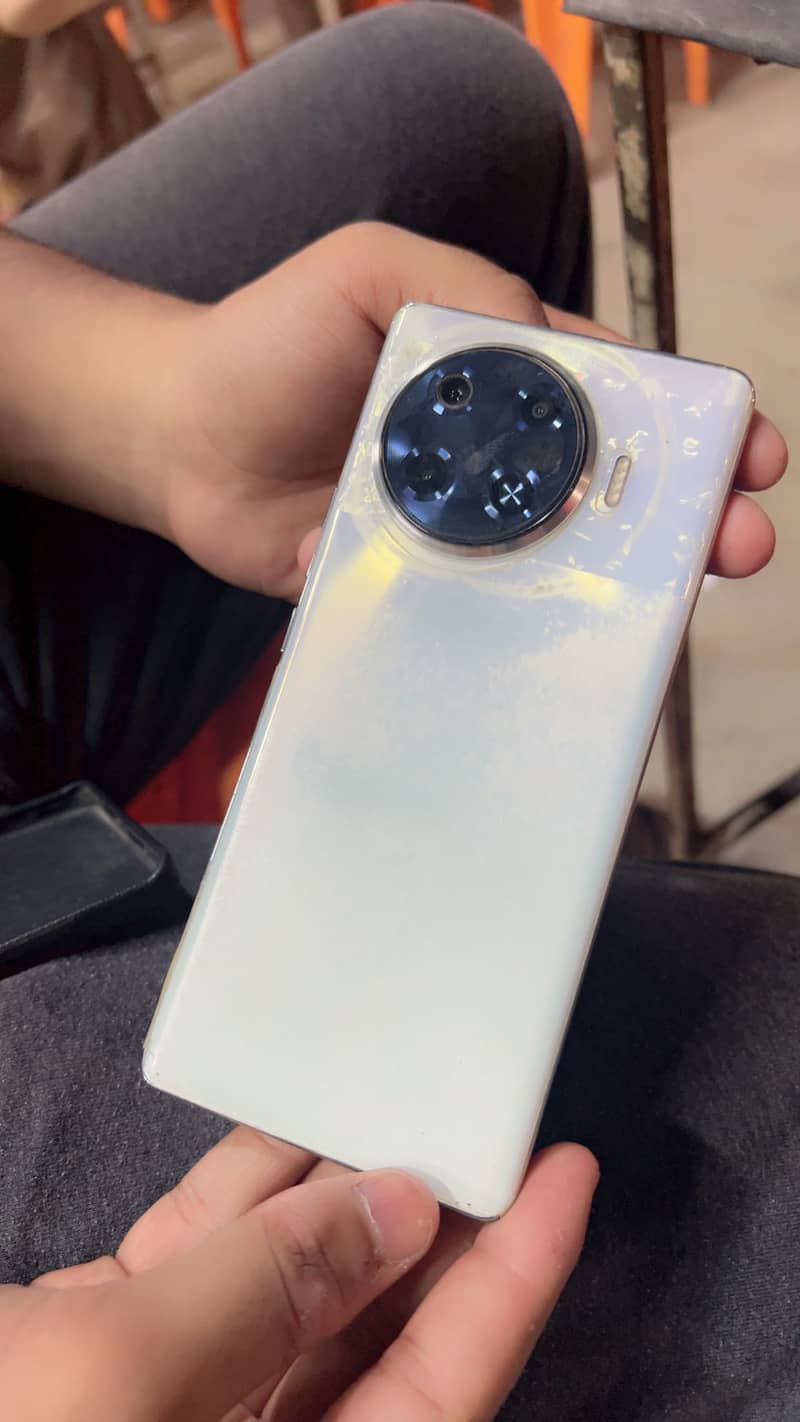 Tecno spark 20pro plus 4