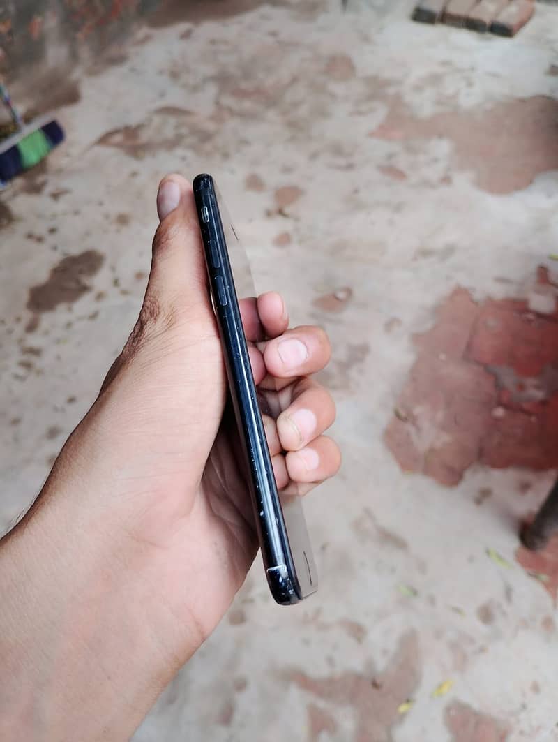 Apple iPhone 7 0