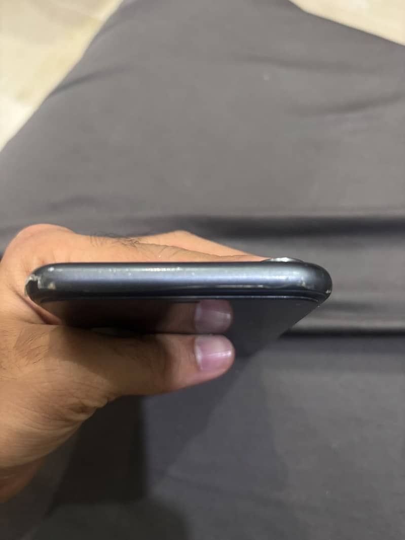 Apple iPhone 11 6
