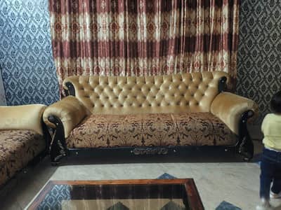 SOFA SET FOR SALE (6 SEATER)