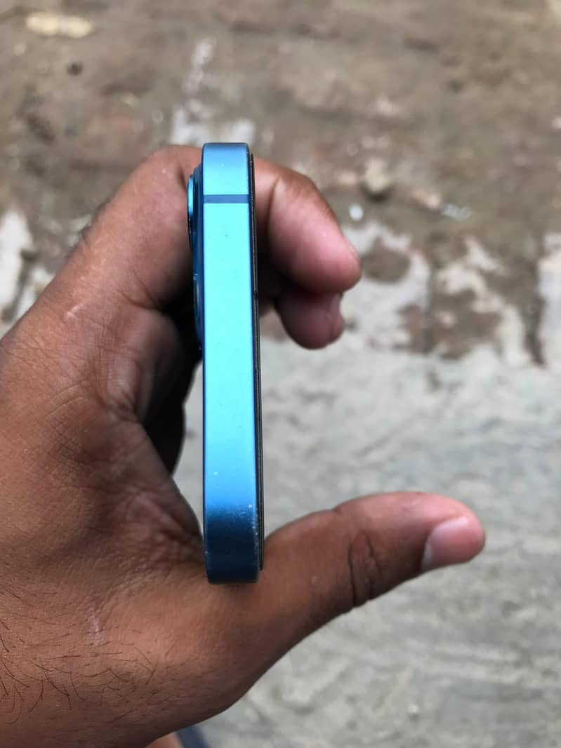 Apple iPhone 13 3