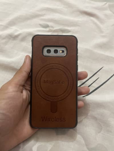 Samsung Mobile S10e