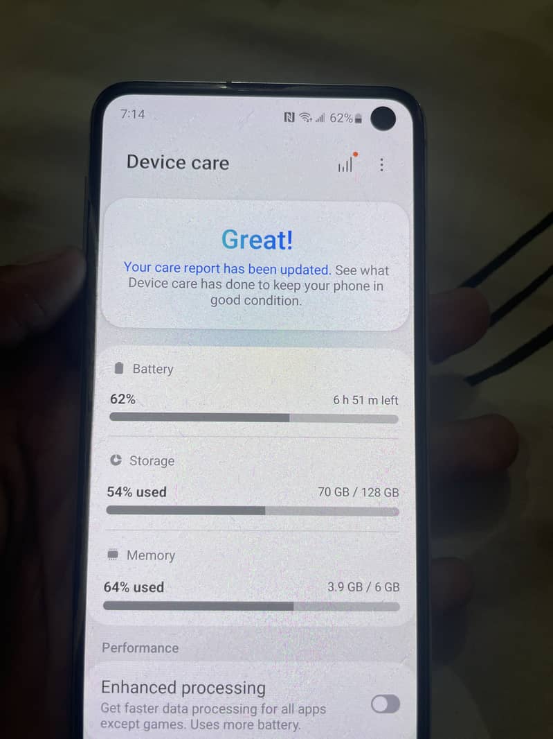 Samsung Mobile S10e 3