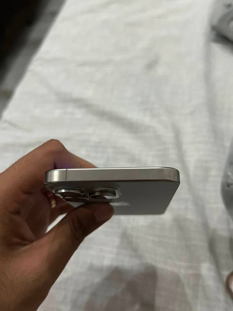 iphone 15 pro max 4