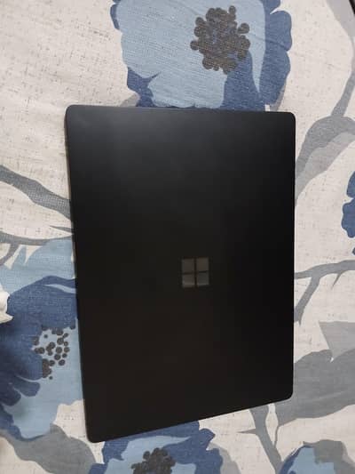 Microsoft Surface Laptop - 10th Gen - 16 Gb Ram/256 SSD