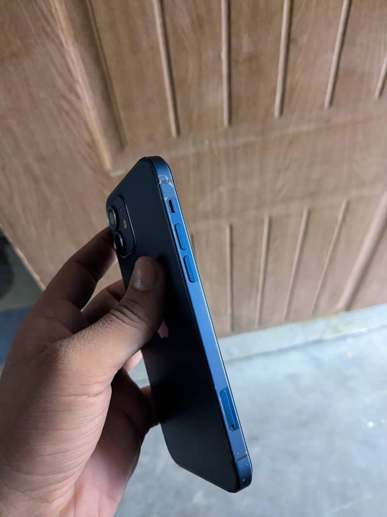 Apple iPhone 12 2