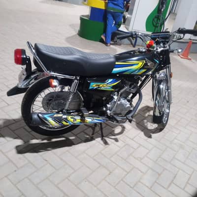 Honda 125 black edition