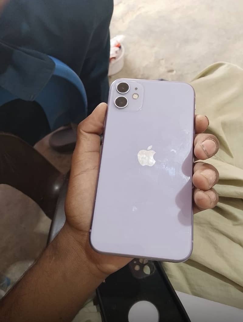 Apple iPhone 11 3