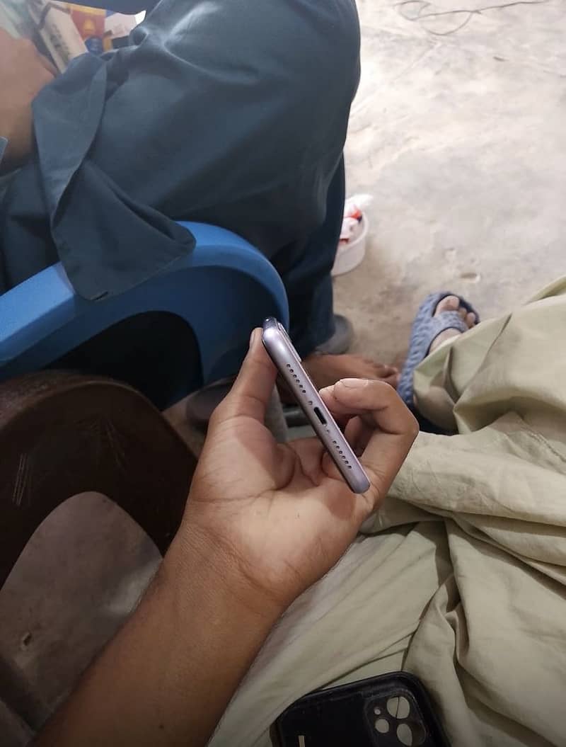 Apple iPhone 11 5