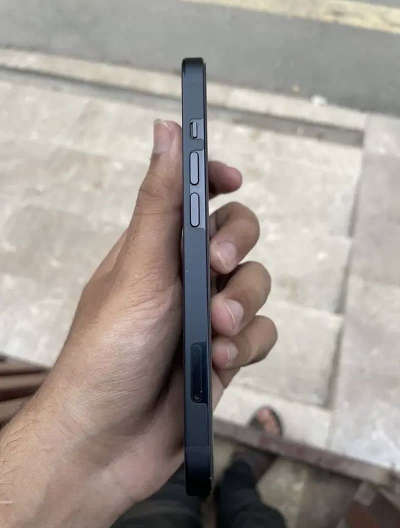 Apple iPhone 13 jv 5