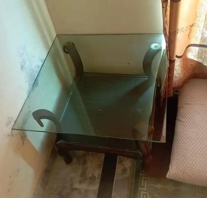 2 small side tables 1 large table 1