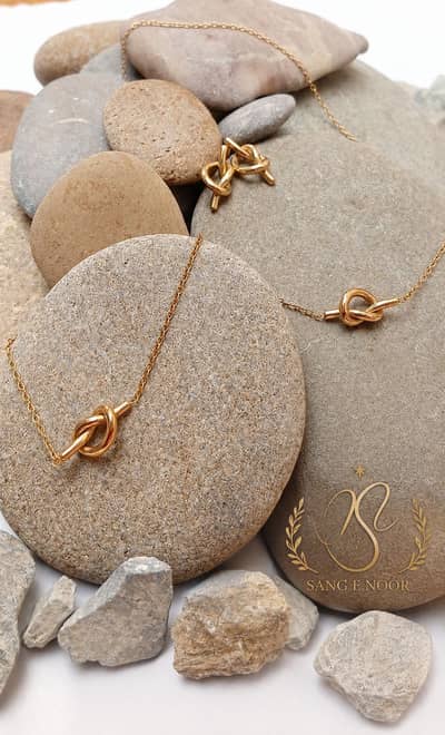 elegant knot necklace and stud set| sang e noor