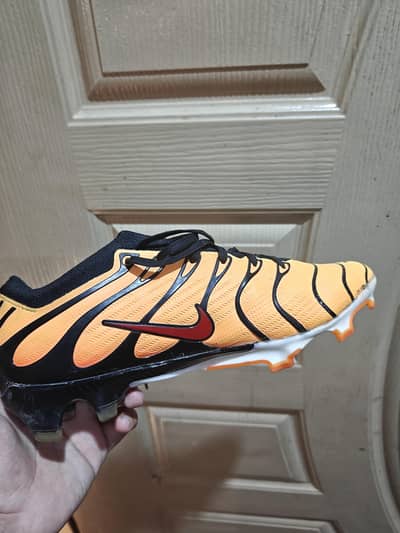 football shoes ,cleats , shoes , nike pehnthom