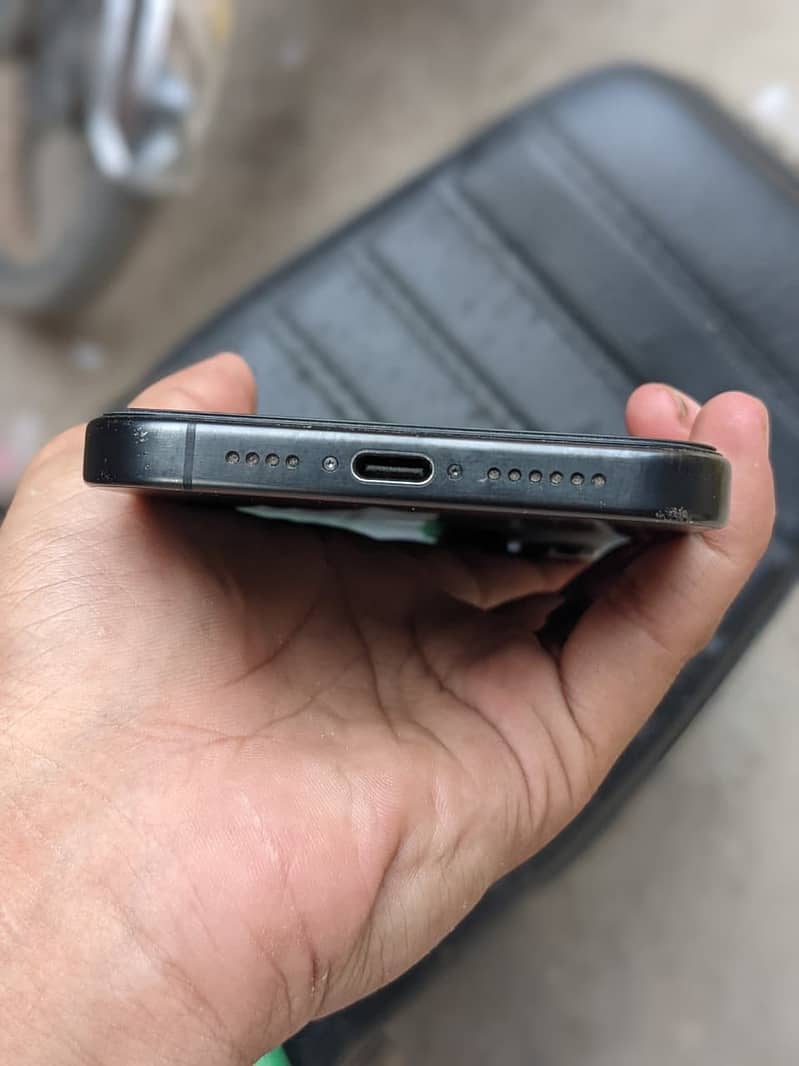 iPhone 15 pro max 5