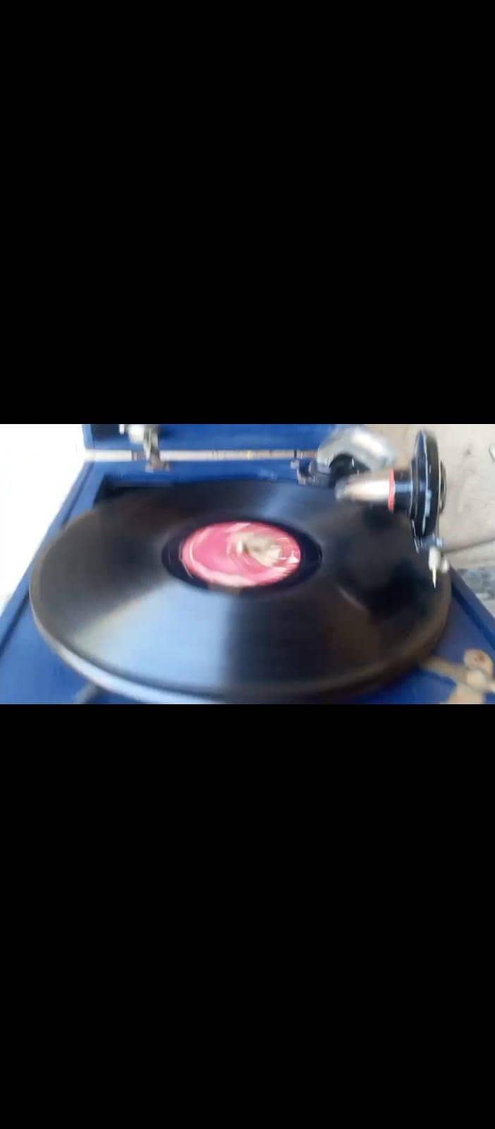 Turntable records player 1