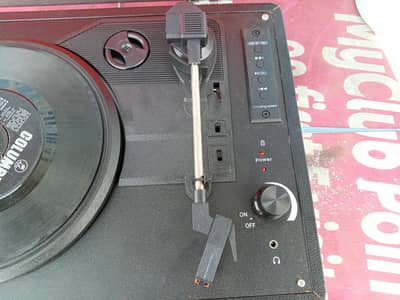 Turntable records player