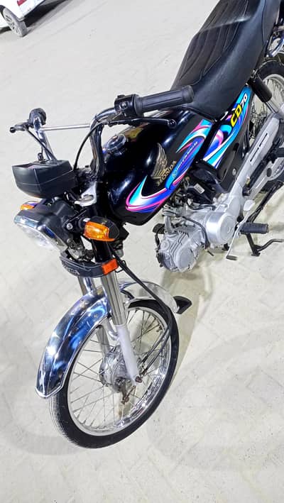 Honda CD-70 2024 model Karachi num 1st owner Genuine seald pack