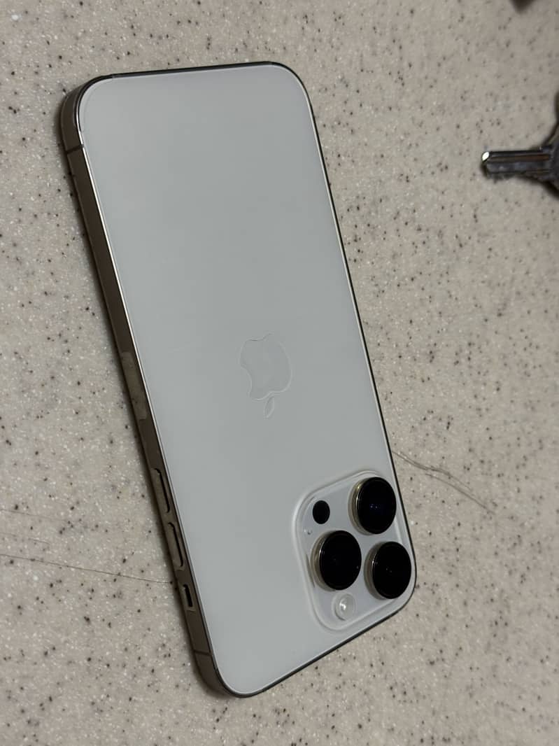 Apple iPhone 15 Pro 0