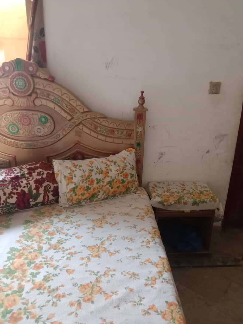 bed set and showcase dressing table 1